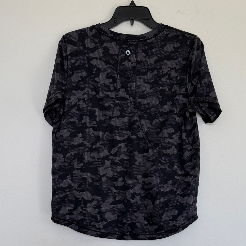 lululemon athletica Dark Camo Tee - Picture 4 of 4